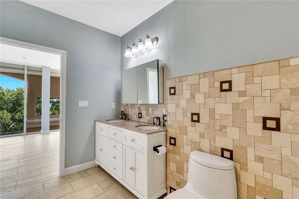 151 E Washington Street - Photo 15