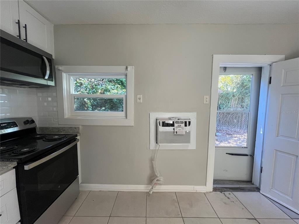 127 1/2 W Palmetto Avenue - Photo 2