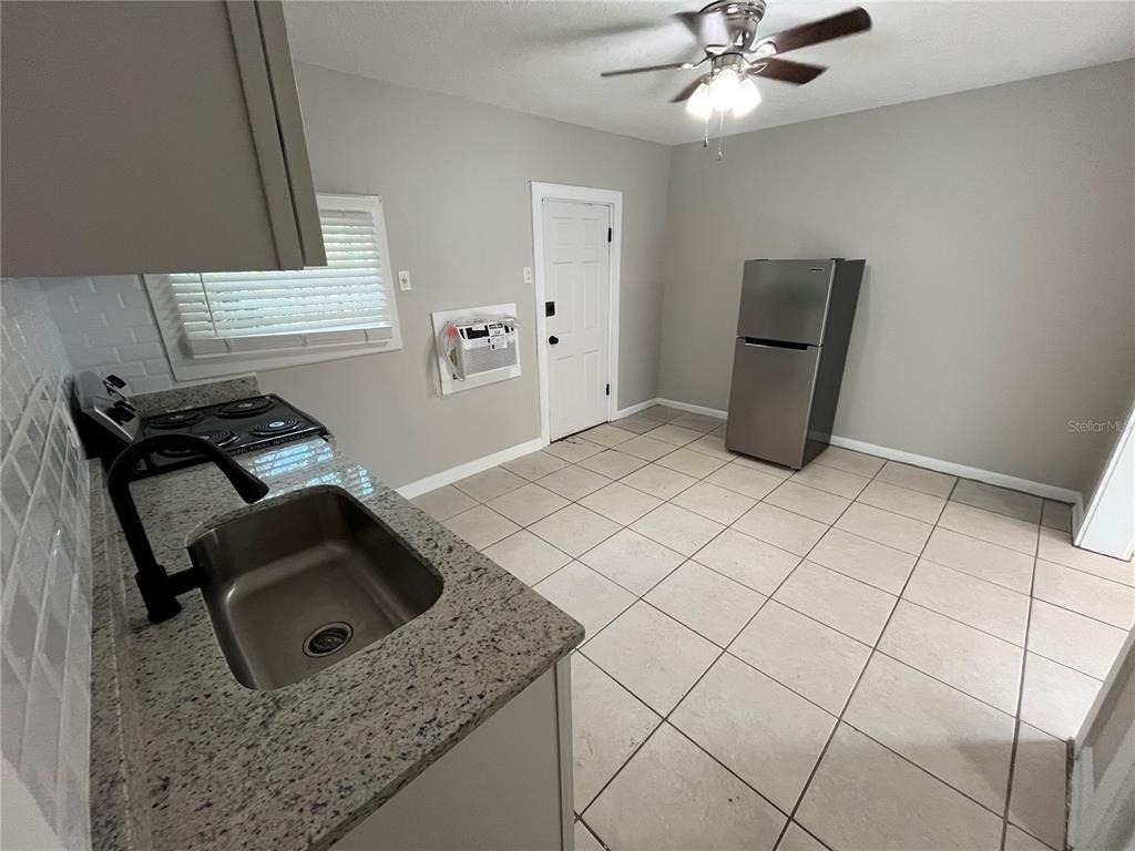 127 1/2 W Palmetto Avenue - Photo 8