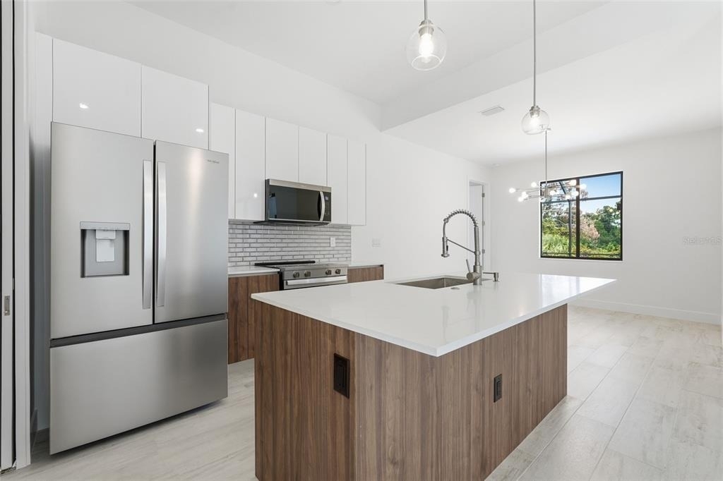 8472 Agate Street - Photo 9