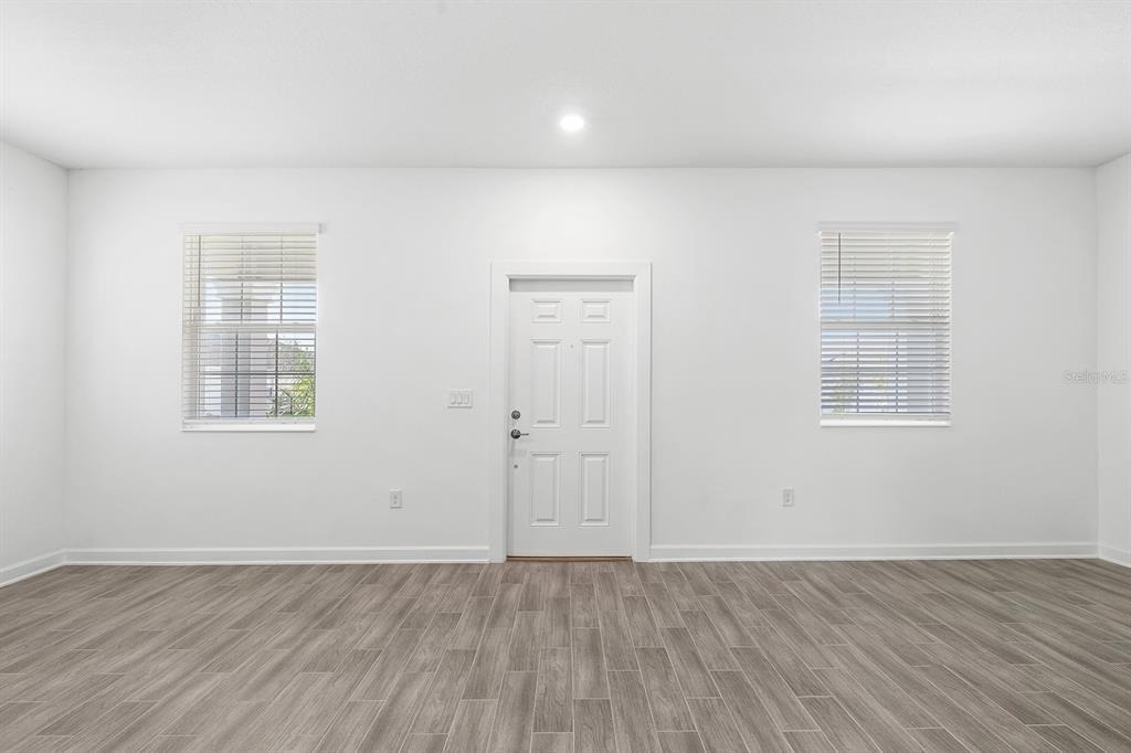 3039 Ella Way - Photo 4