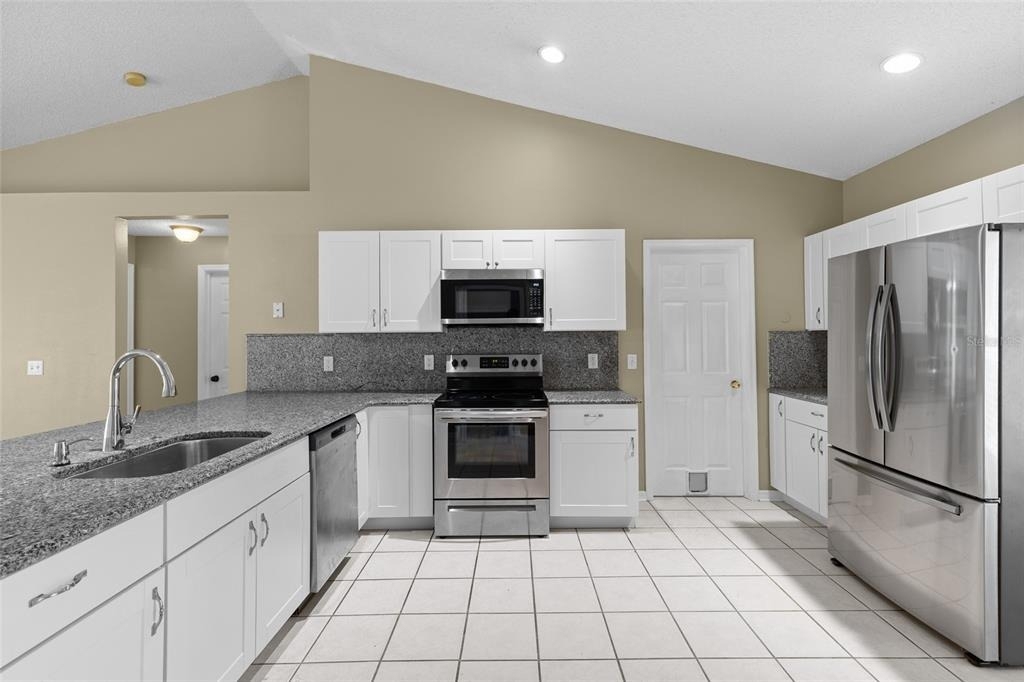 148 Country Lakes Circle - Photo 5