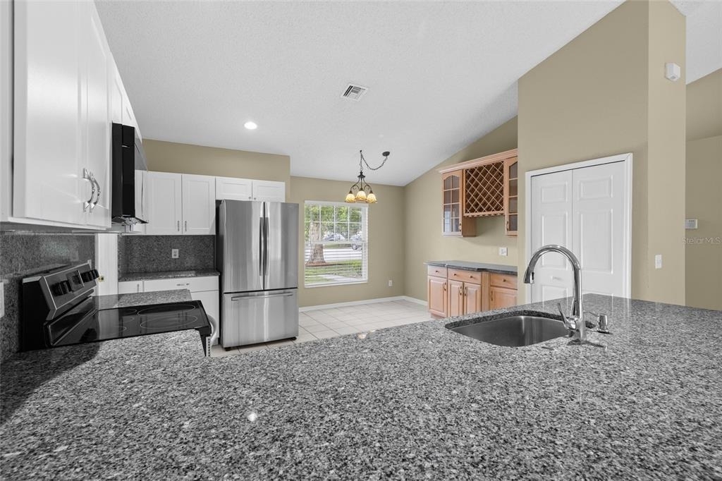 148 Country Lakes Circle - Photo 4