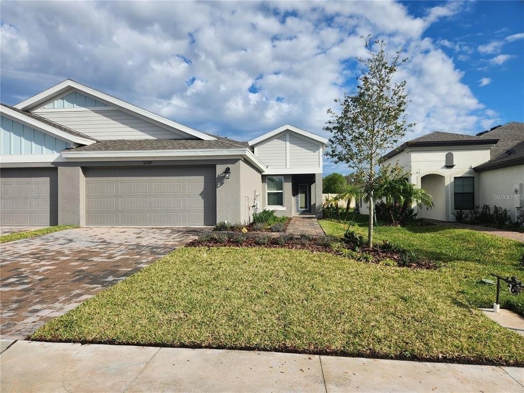 12533 Oak Hill Way - Photo 0