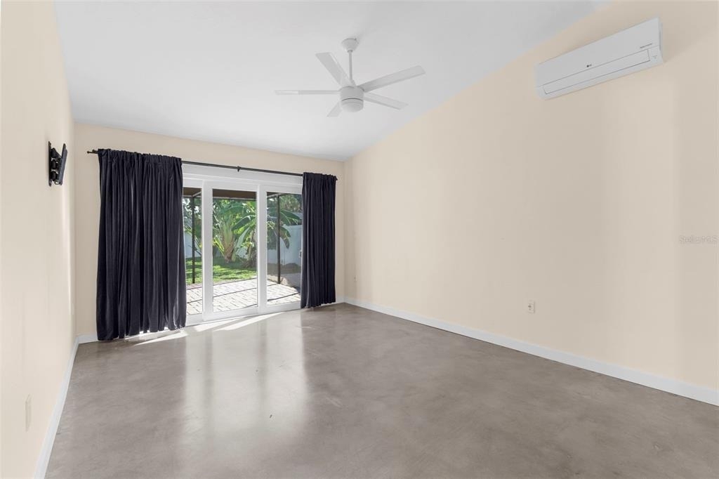 4250 Marlowe Drive - Photo 2