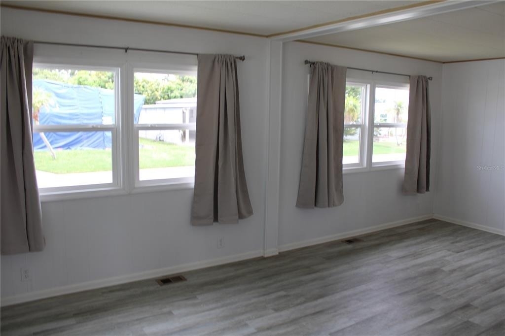 204 50th Avenue Drive W - Photo 8