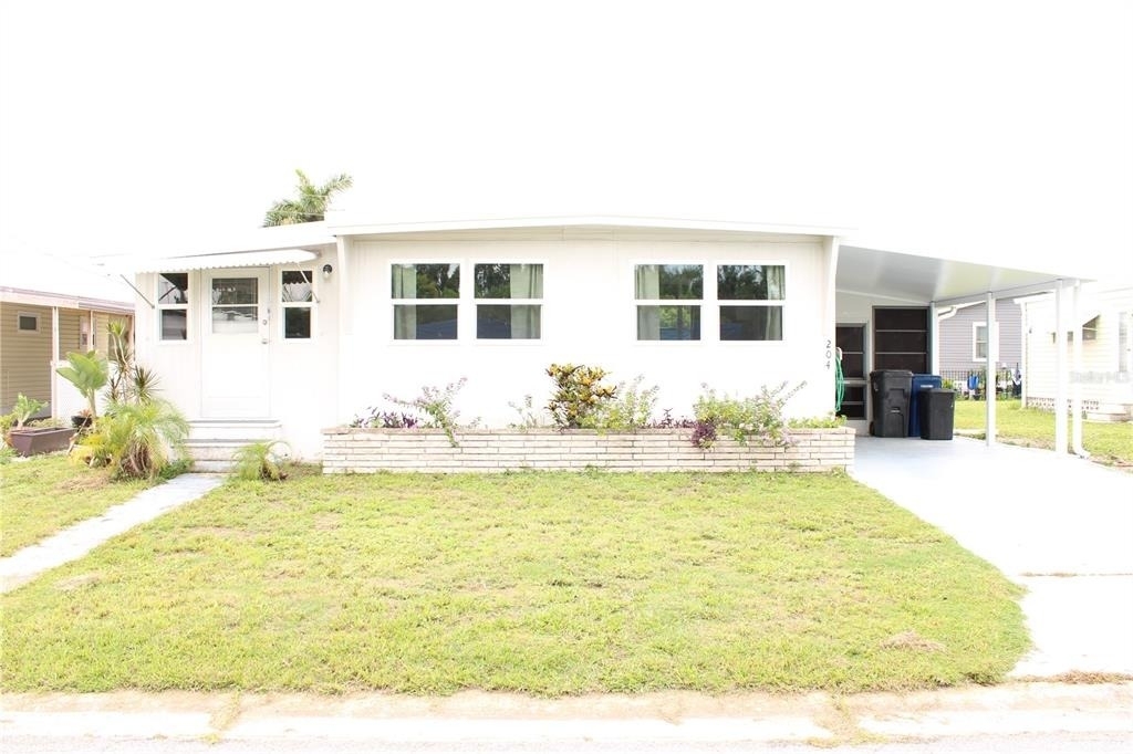 204 50th Avenue Drive W - Photo 1