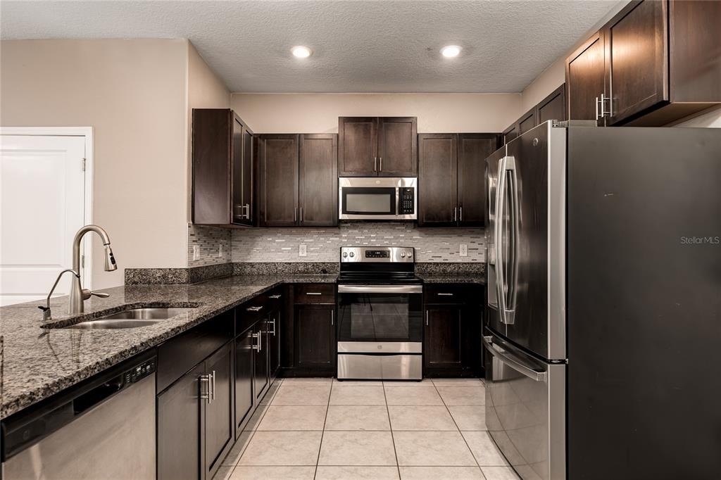 724 Royal Empress Drive - Photo 3