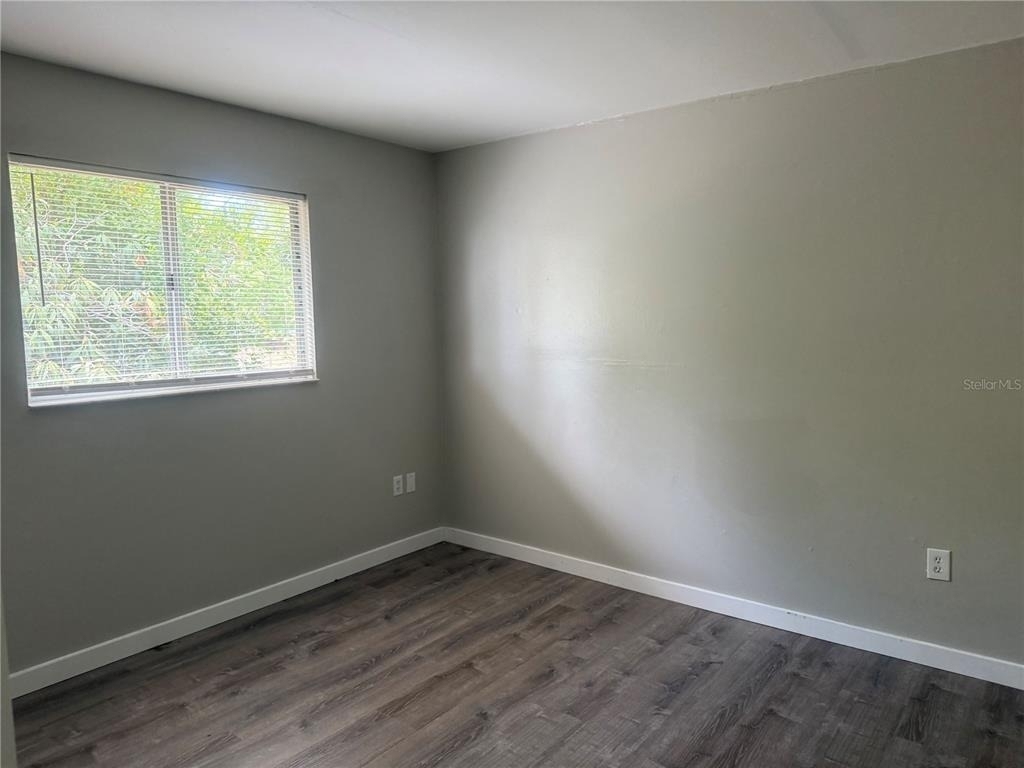 927 33rd Avenue W - Photo 17