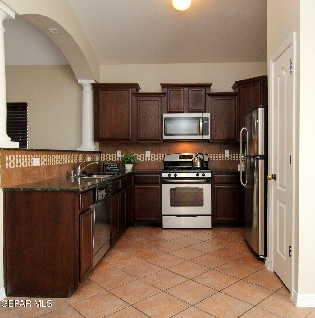 2216 Amber Point Place - Photo 5