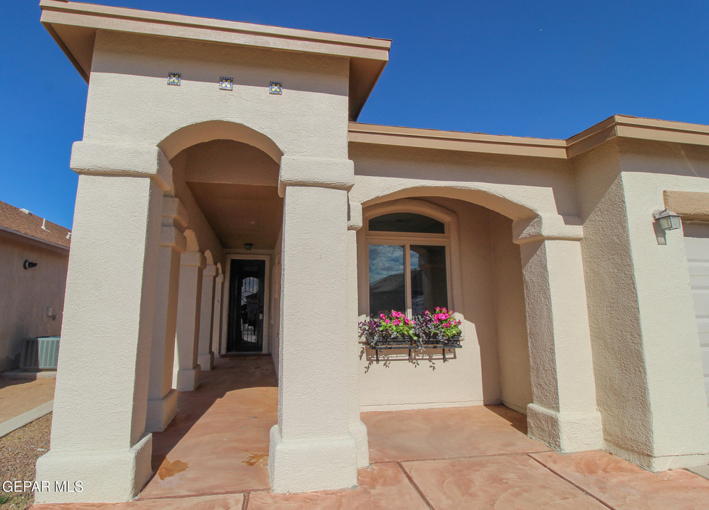 2216 Amber Point Place - Photo 2