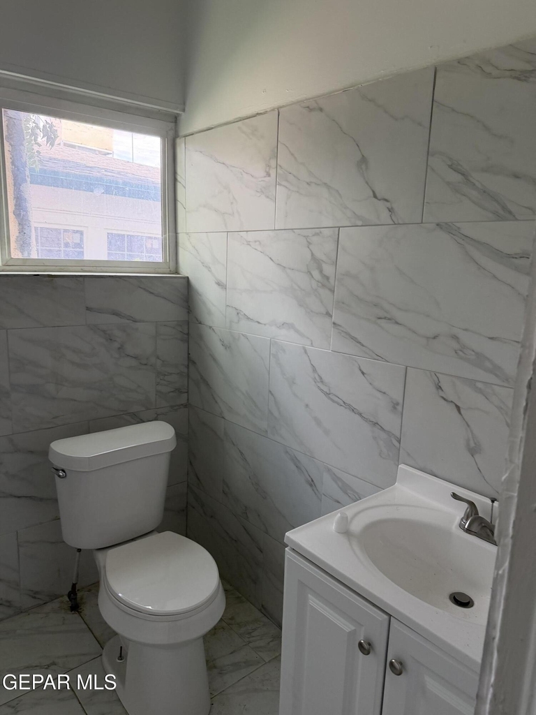 1025 Magoffin Avenue - Photo 3
