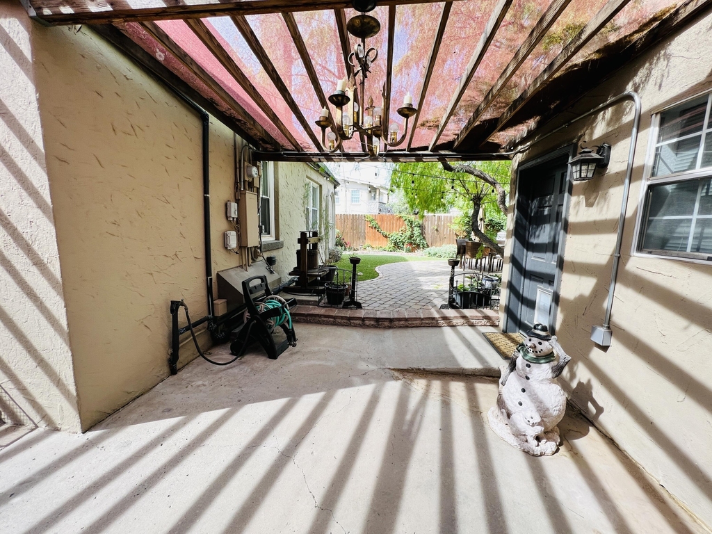 1005 E Baltimore Drive - Photo 27