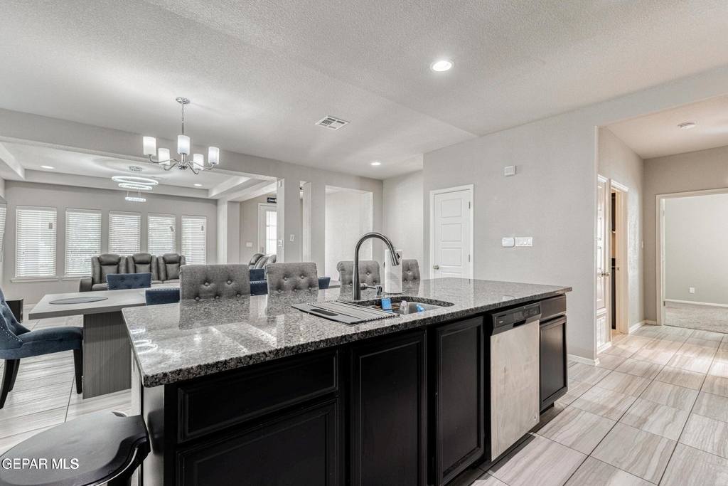 13610 Keighly Street - Photo 4