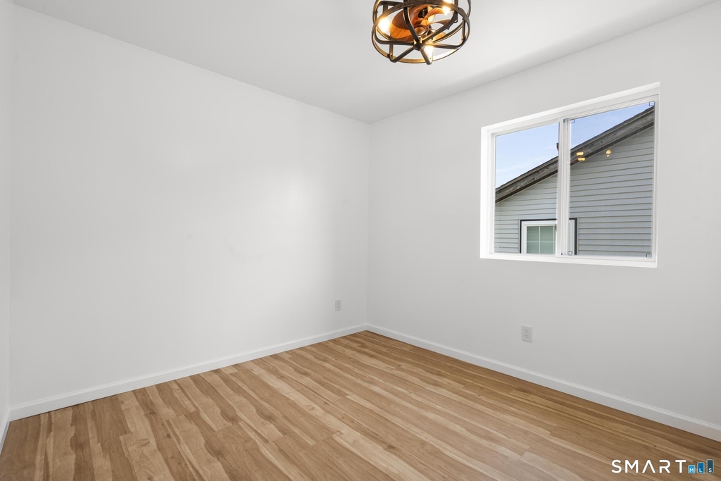 810 Brewster Street - Photo 19