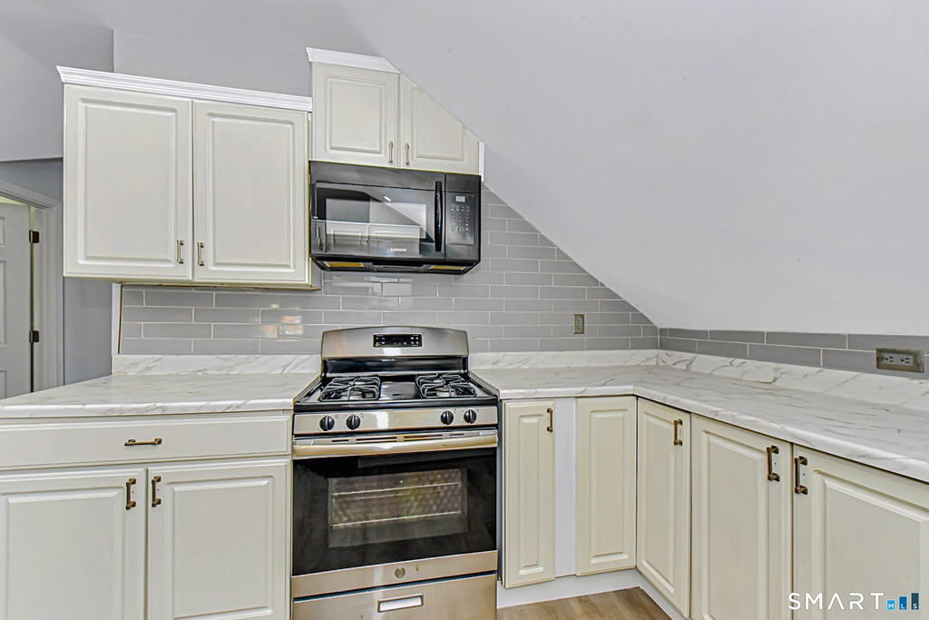 463 Wilmot Avenue - Photo 1
