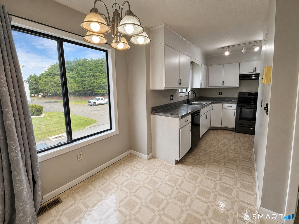 594 Center Street - Photo 5