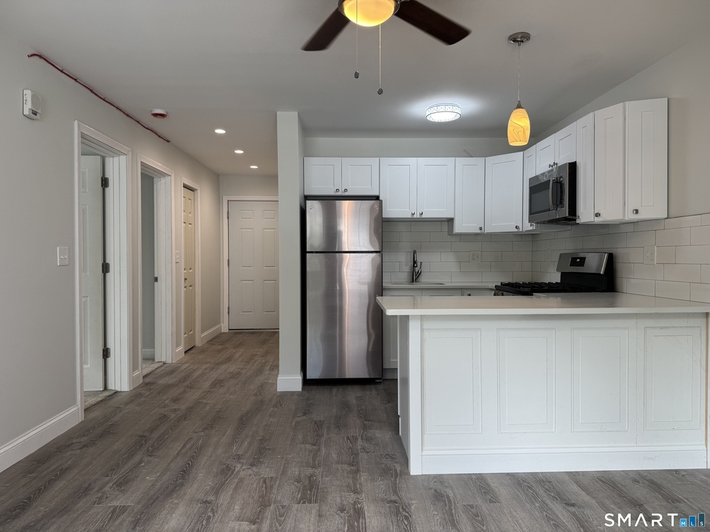 1085 Whalley Avenue - Photo 2