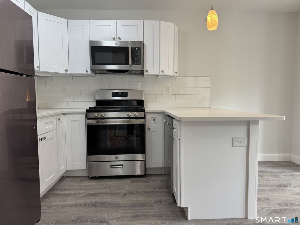 1085 Whalley Avenue - Photo 4