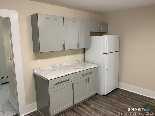 211 Thames Street - Photo 2