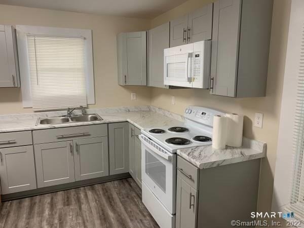211 Thames Street - Photo 1