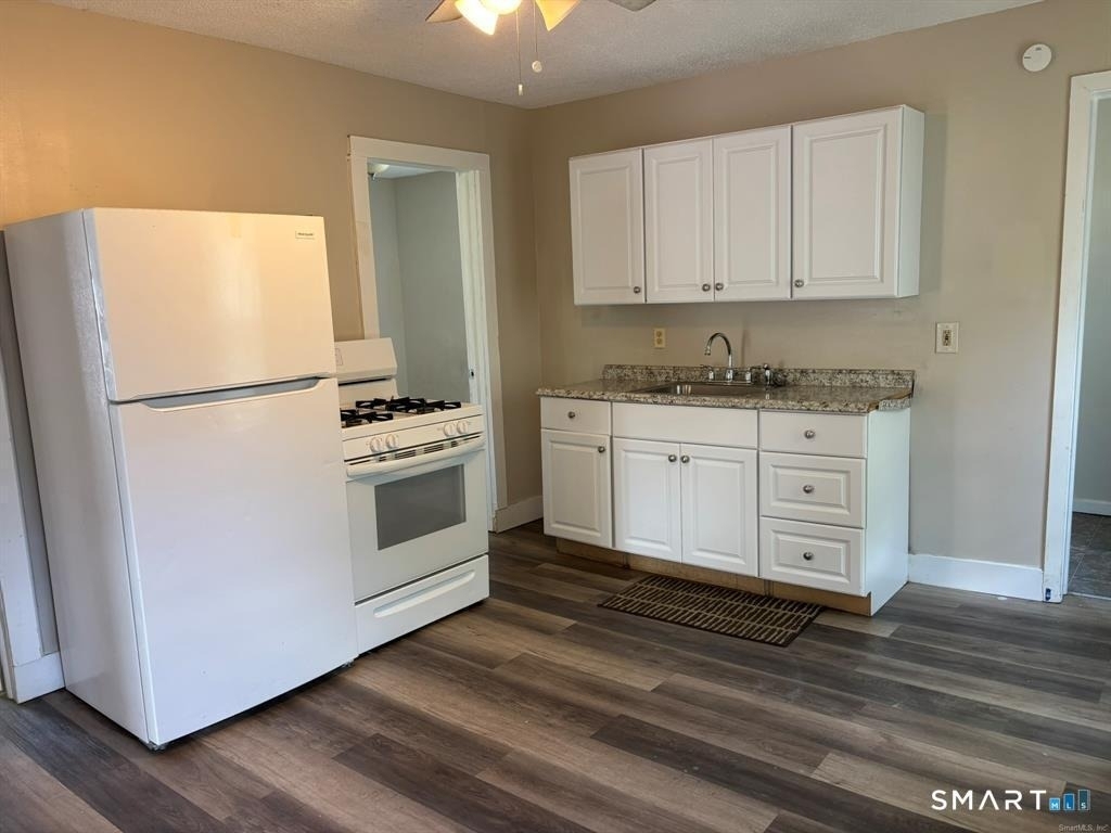 49 Springdale Avenue - Photo 2