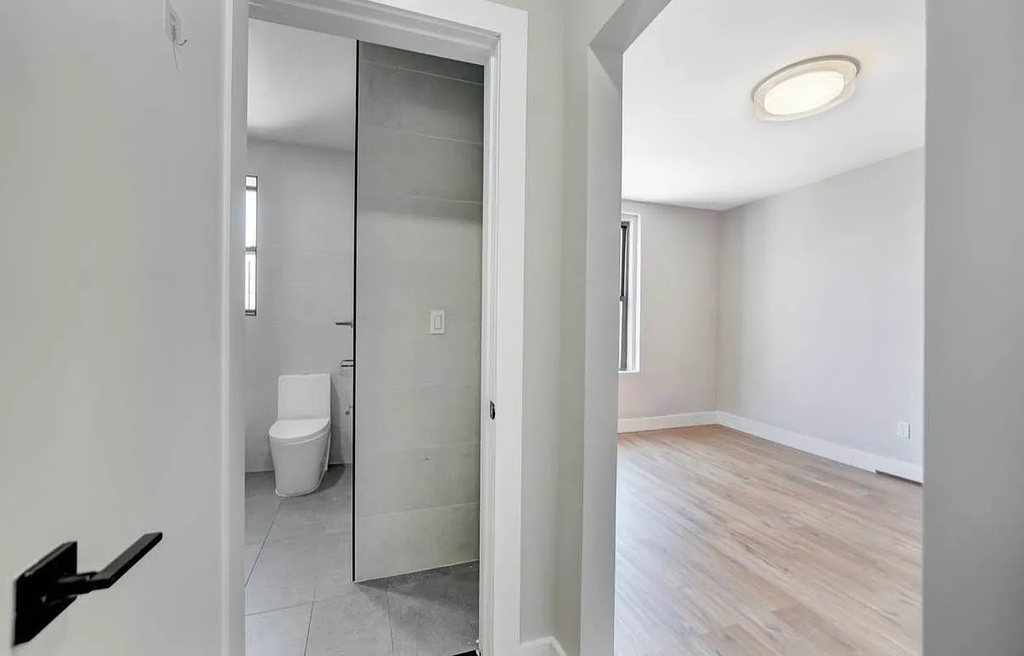 560 West 125th Street - Photo 4