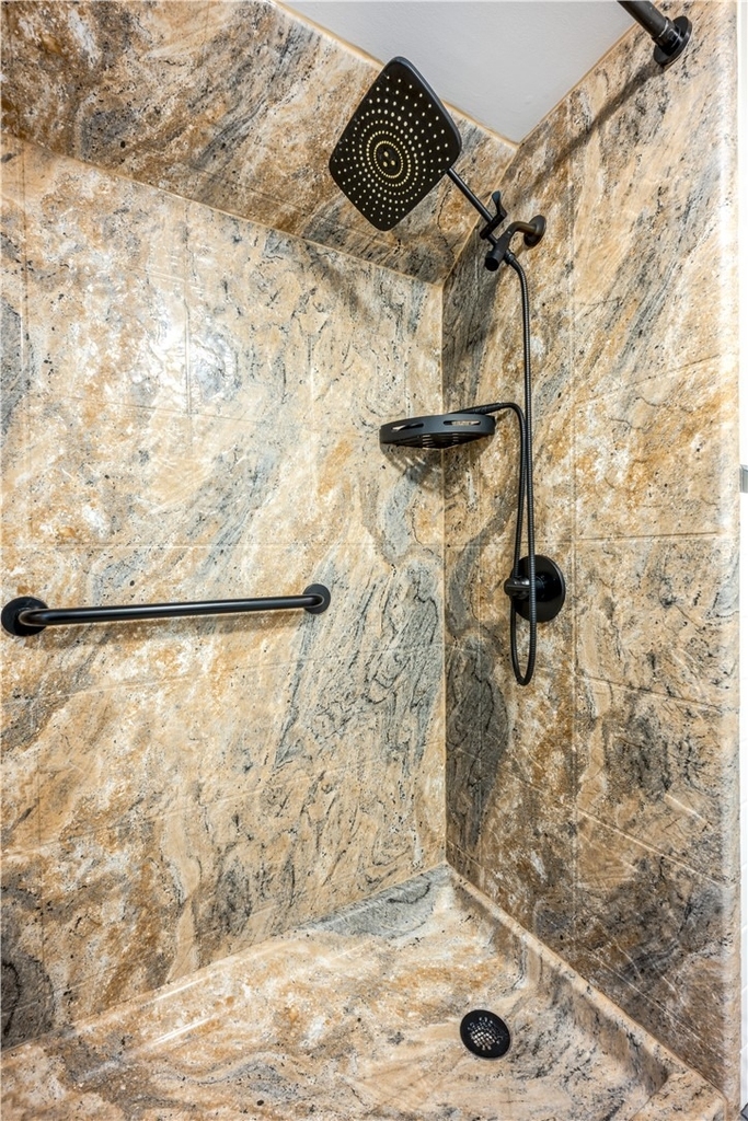 335 Lafayette Ave - Photo 30
