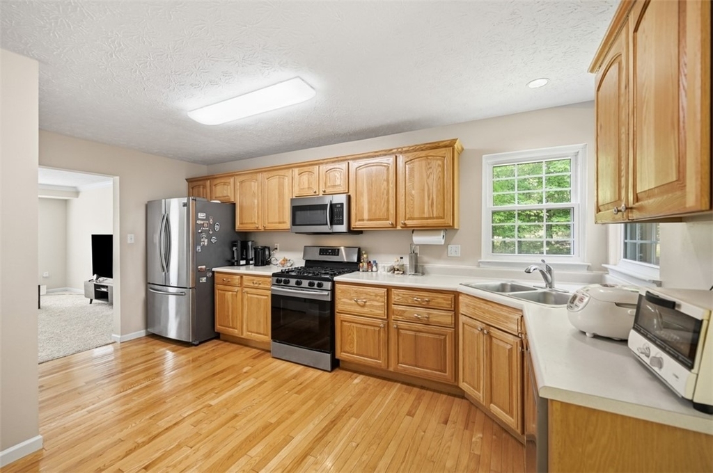 724 Bush Drive - Photo 8