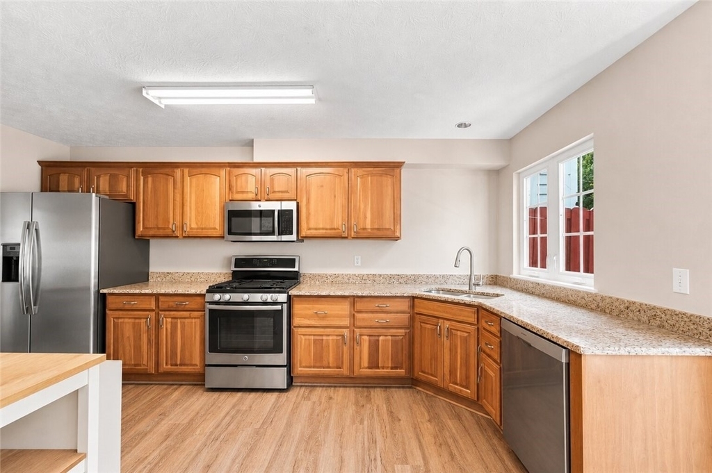 634 E Village Green Blvd - Photo 4
