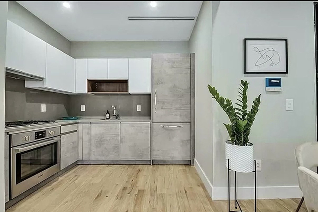 519 Maple Street - Photo 3