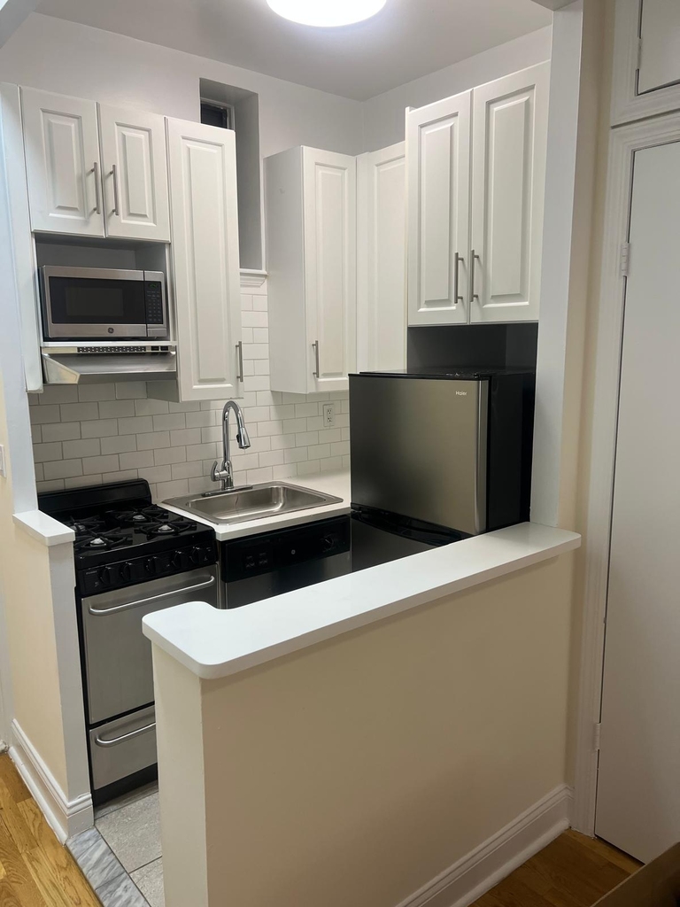 East 83rd Street - Photo 0