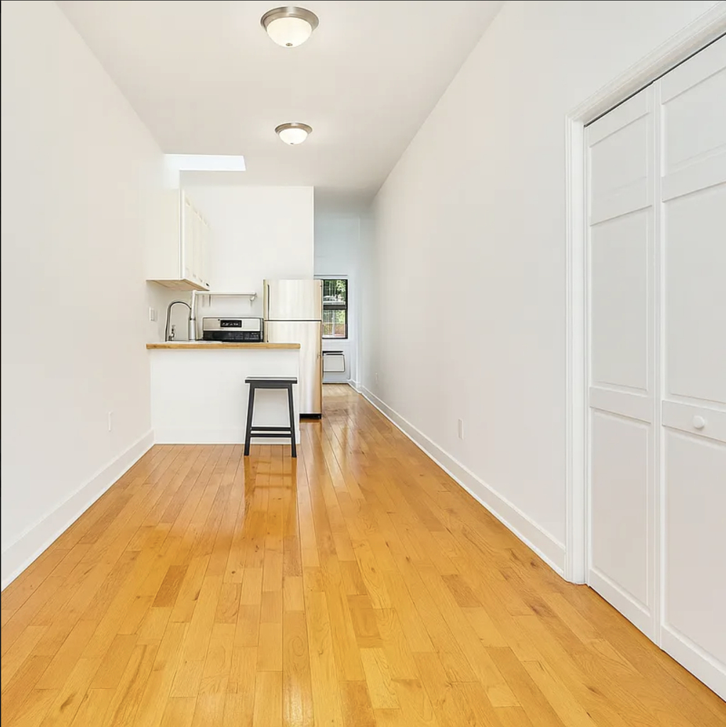 Wyckoff Avenue & Menahan Street  - Photo 2