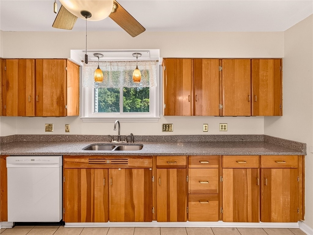 82 Clovercrest Drive - Photo 15