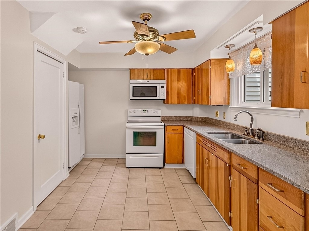82 Clovercrest Drive - Photo 14