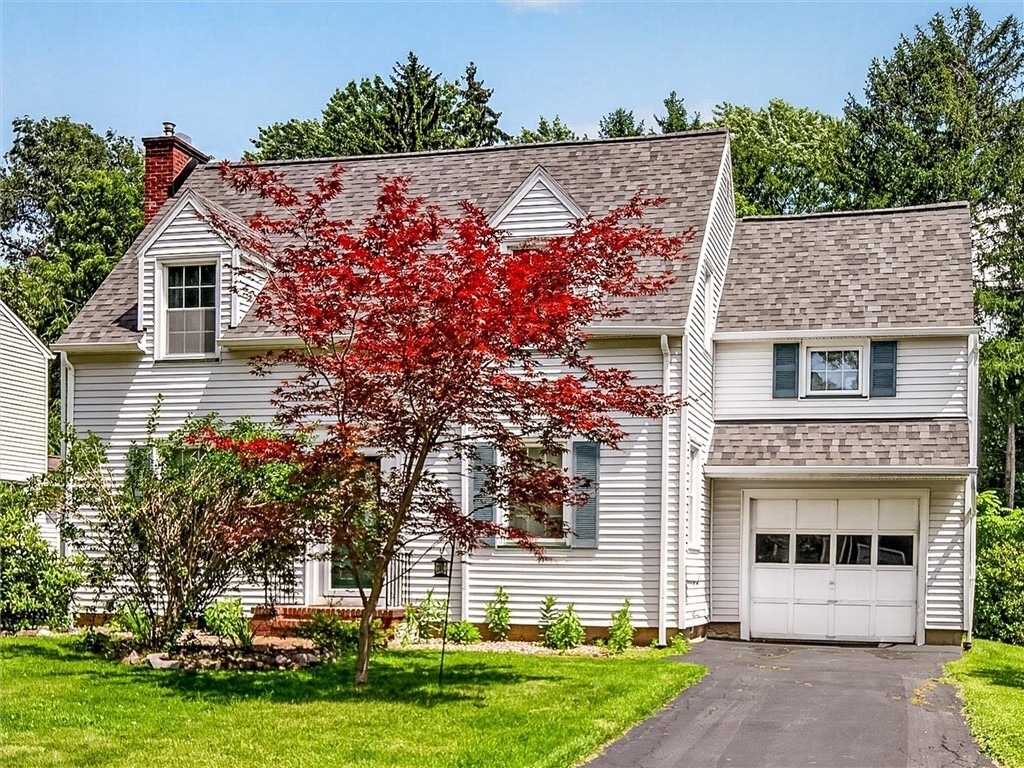 82 Clovercrest Drive - Photo 1