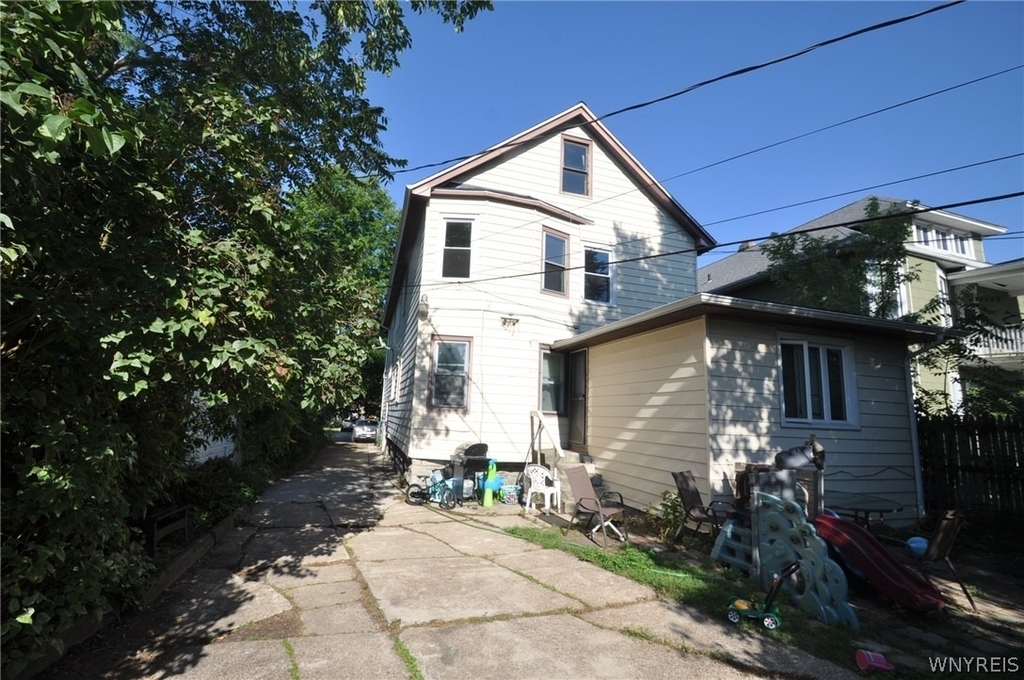 9 Wellington Road - Photo 1