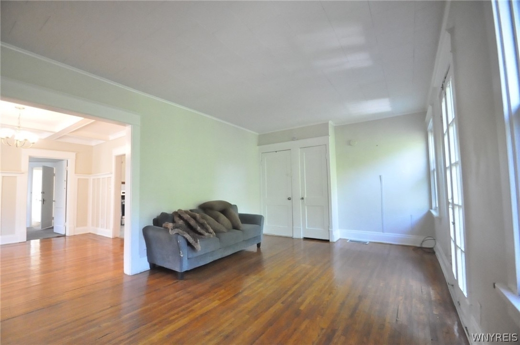 9 Wellington Road - Photo 3