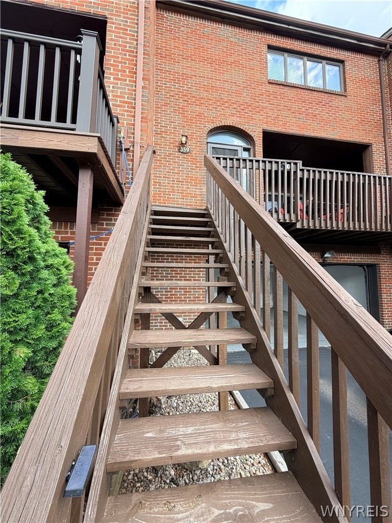 359 Lakefront Boulevard - Photo 2