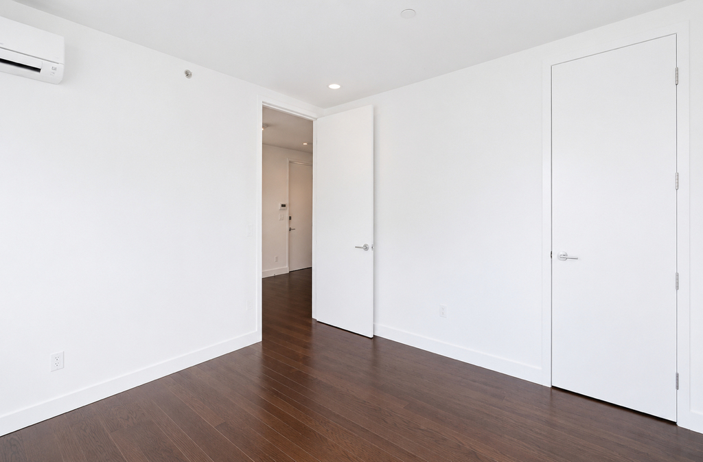 2250 Clarendon Road - Photo 4