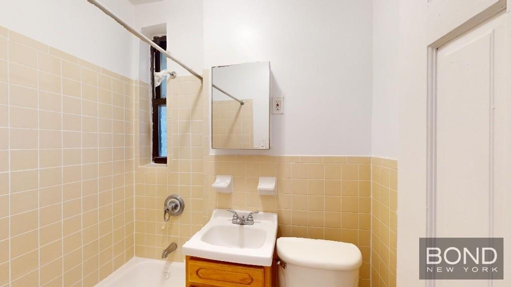 West 83 Street - Photo 3