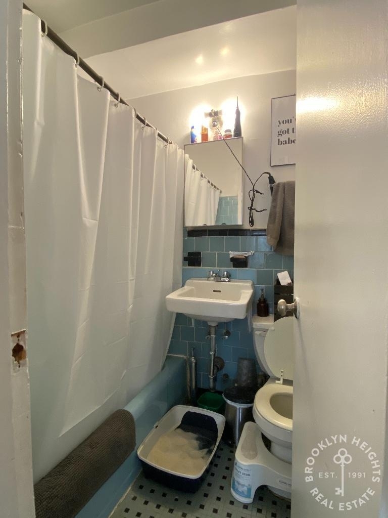 111 Saint Johns Place - Photo 7