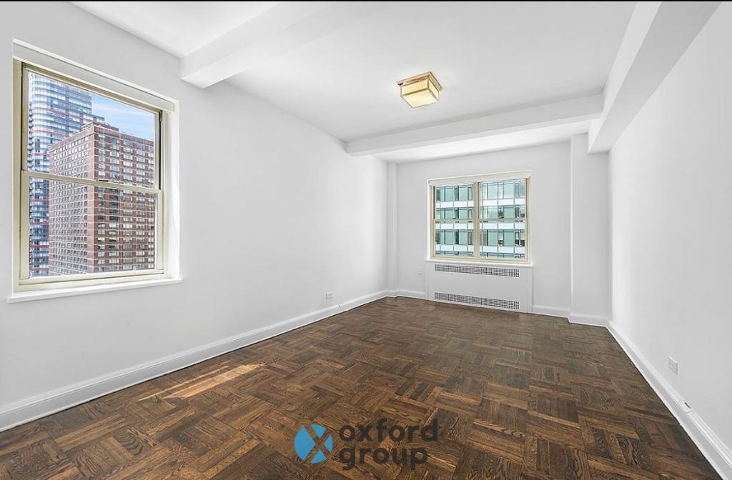 East 27th Street - Photo 2