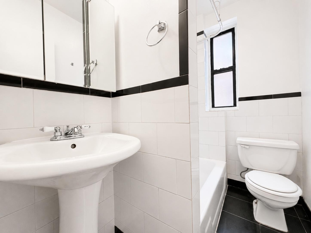 1270 First Avenue - Photo 8