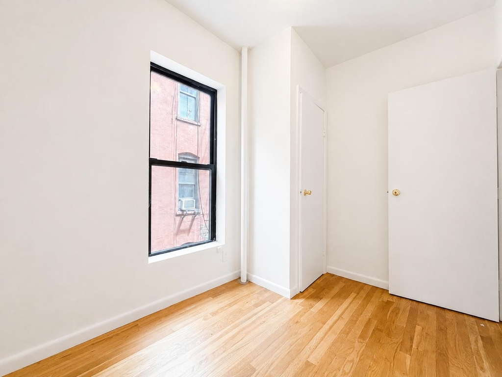 1270 First Avenue - Photo 4