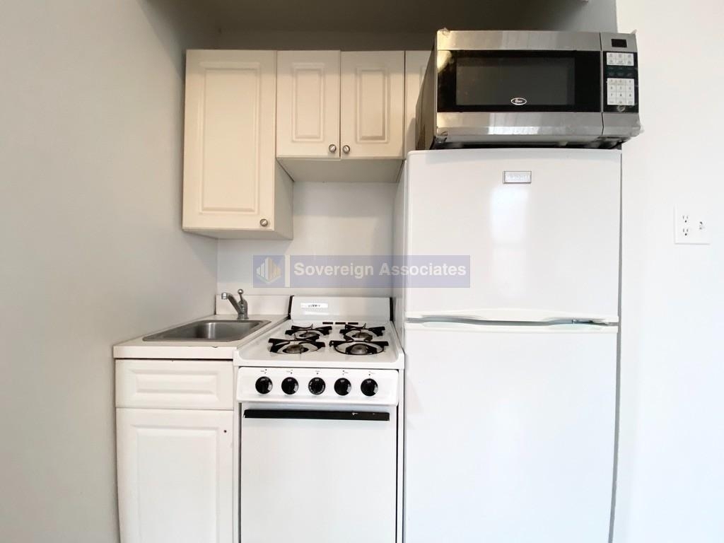 936 West End Avenue - Photo 2