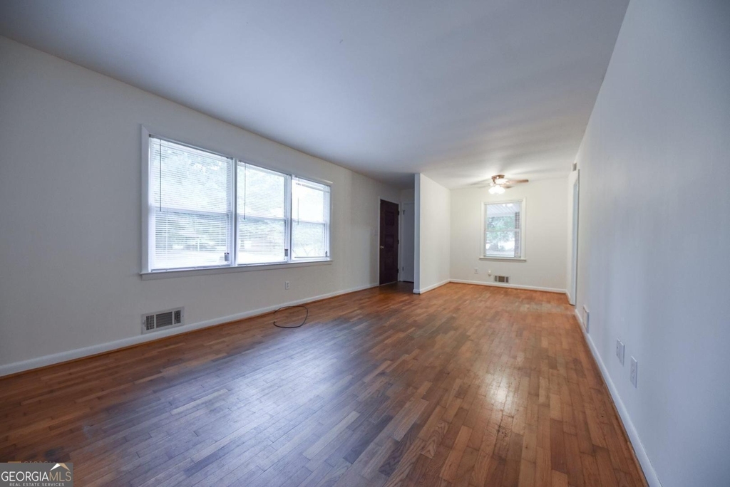 105 E Whitehead Terrace - Photo 4