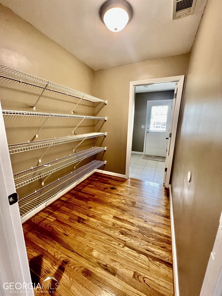 1010 Jacob Drive - Photo 7