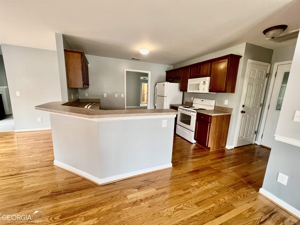 1010 Jacob Drive - Photo 5