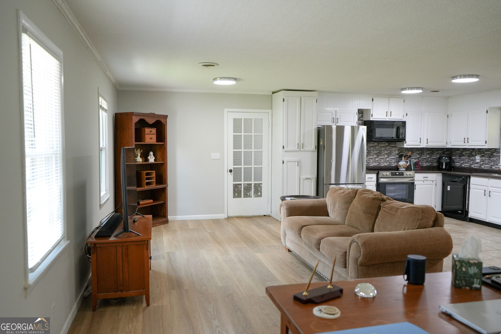 307 Pinewood Drive - Photo 5